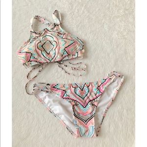 NWOT Xhilaration bikini set